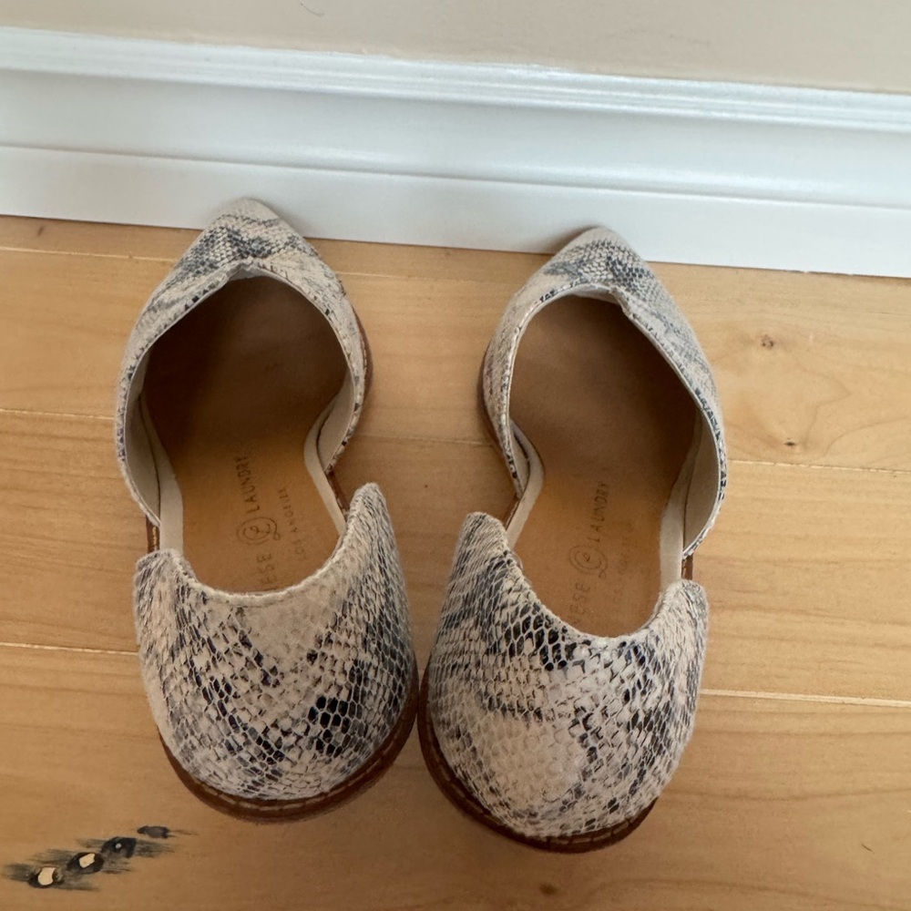 Snakeskin Patterned Women's Shoes - Picture 2 of 5